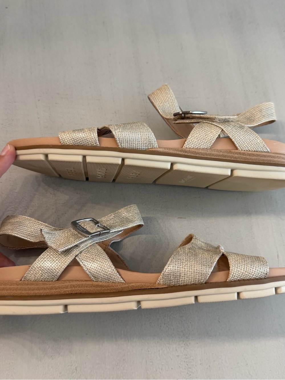 Dr. Scholl’s Women’s Timeless Fun Tan & Brown Strappy Canvas Sandals Sz 10 GUC - Picture 6 of 11